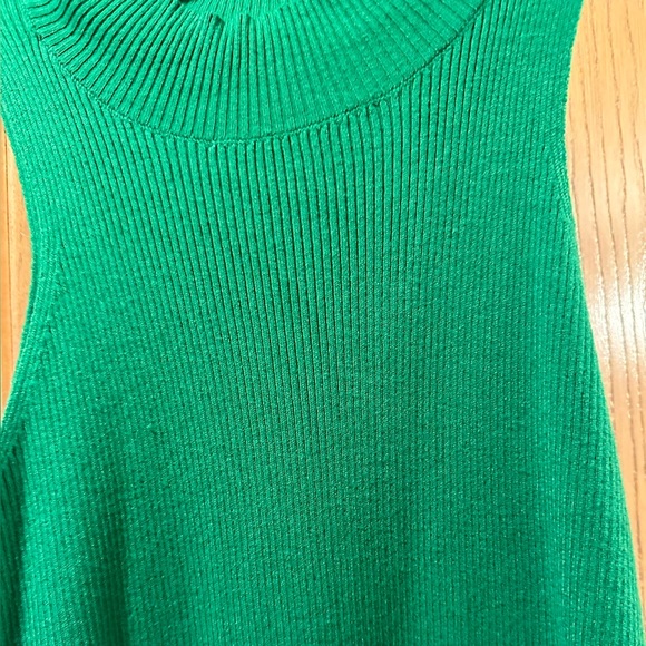 Ribbed Sleeveless Sweater Dress 💚 - Picture 5 of 5